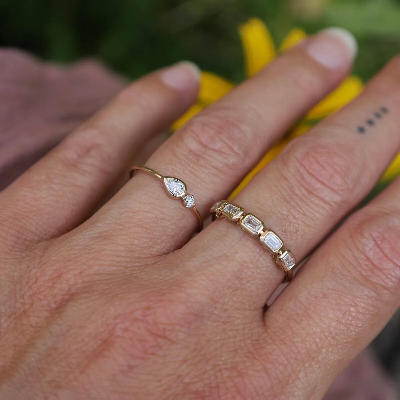14k Gold Bezel Set Pear Cut & Prong Set Round Diamond Ring
