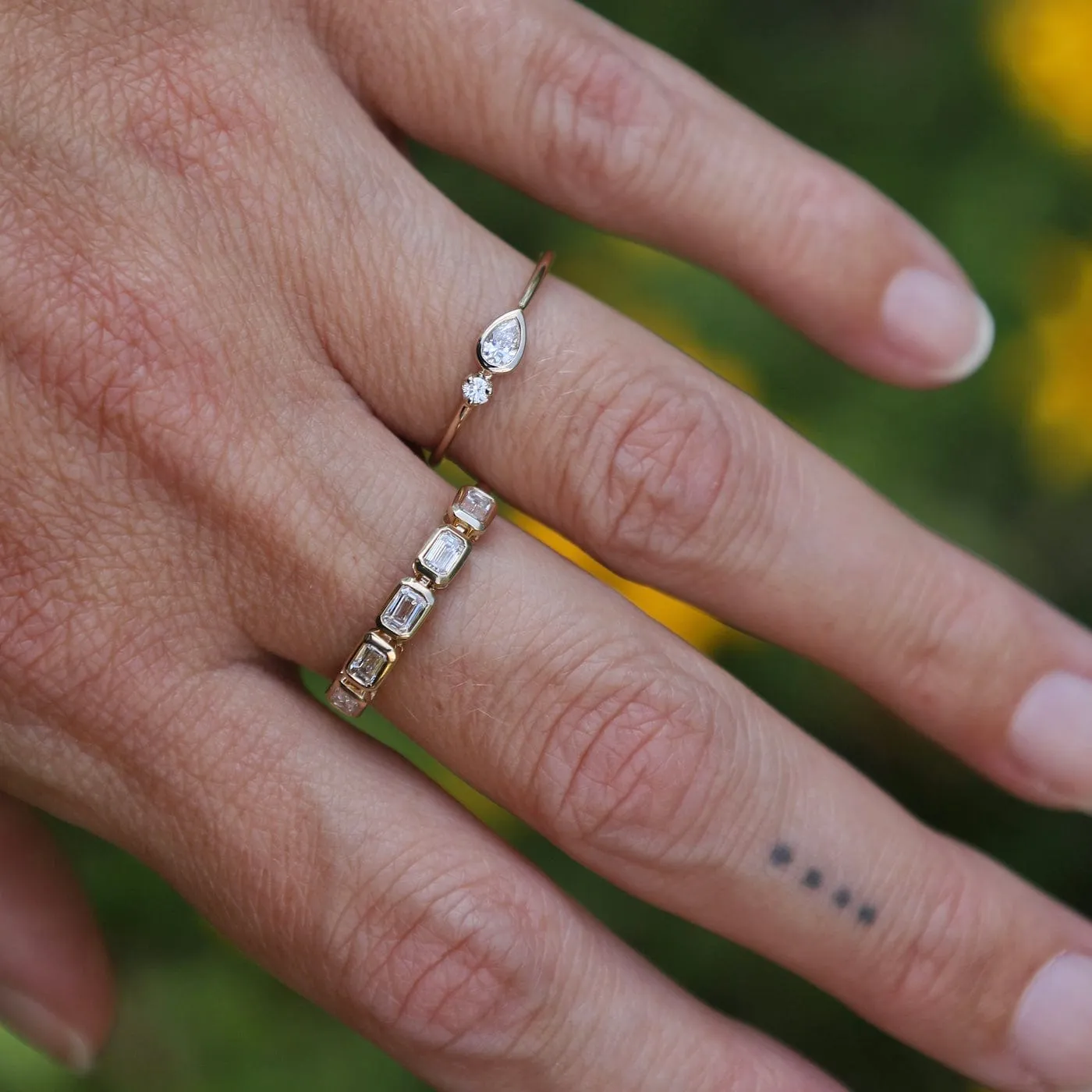 14k Gold Bezel Set Pear Cut & Prong Set Round Diamond Ring