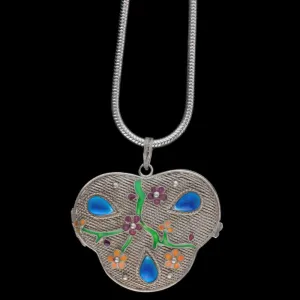 Vintage sterling silver Chinese export filigree and enamel locket and chain. pdvs565cs